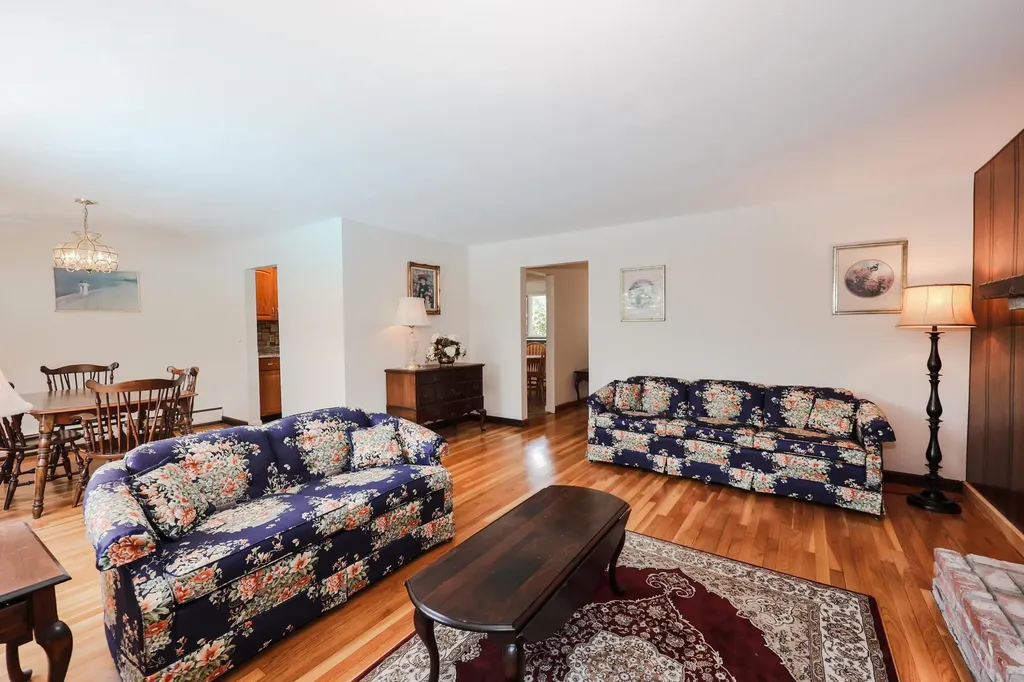 68 Robinson Road Nashua NH 03060
