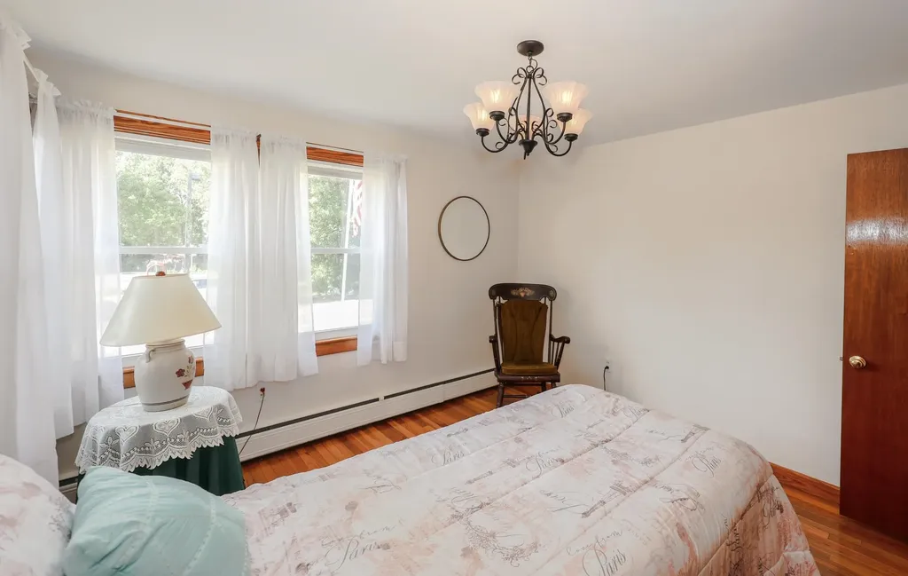 68 Robinson Road Nashua NH 03060