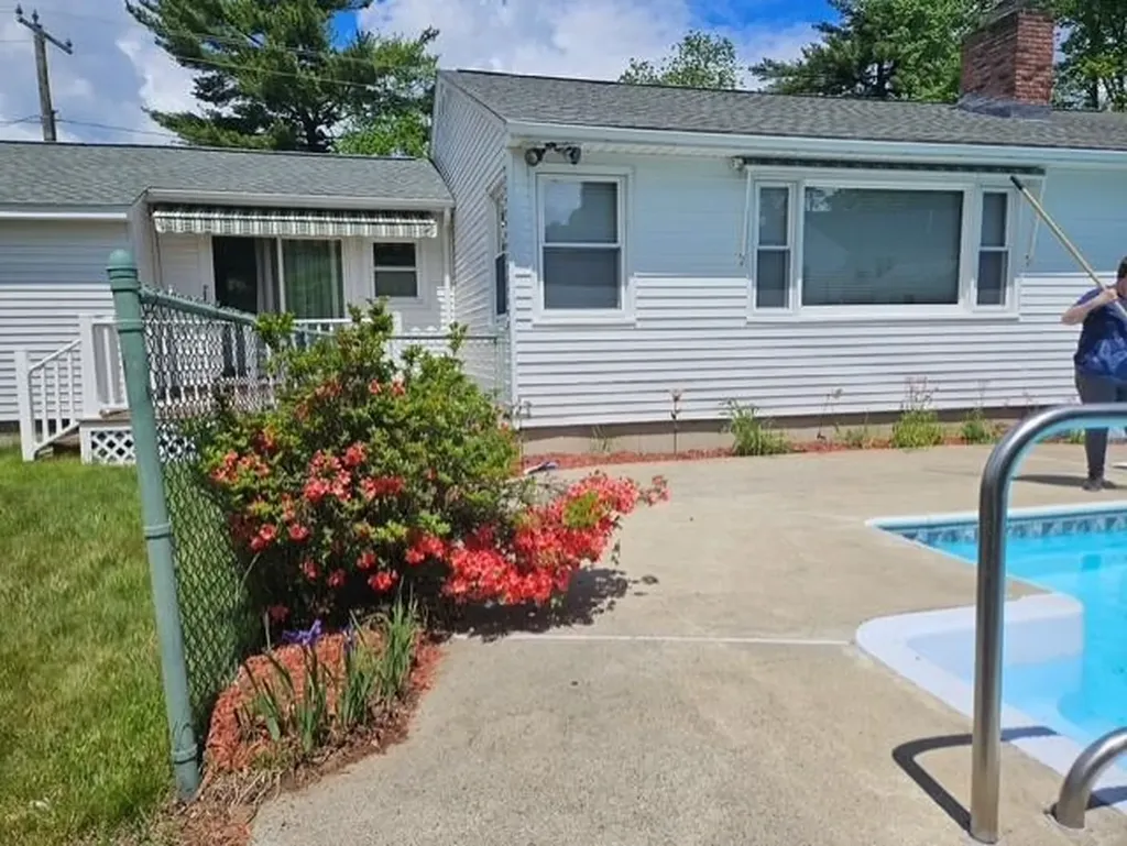 68 Robinson Road Nashua NH 03060