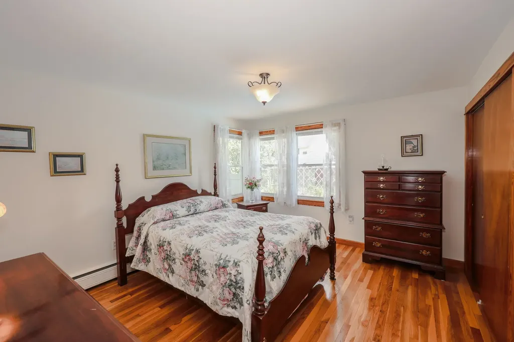 68 Robinson Road Nashua NH 03060