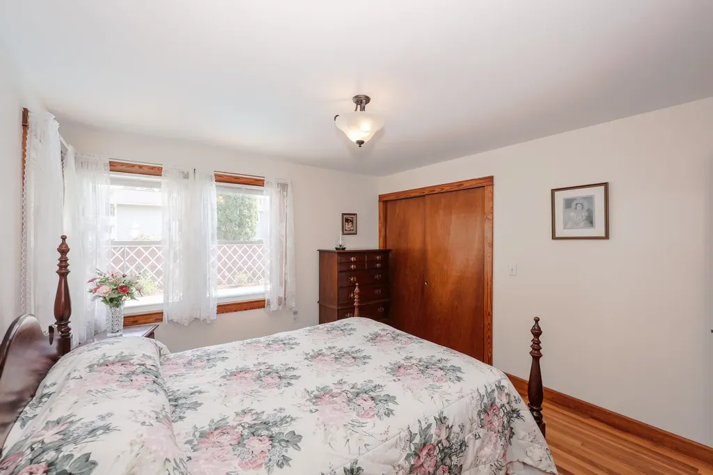 68 Robinson Road Nashua NH 03060