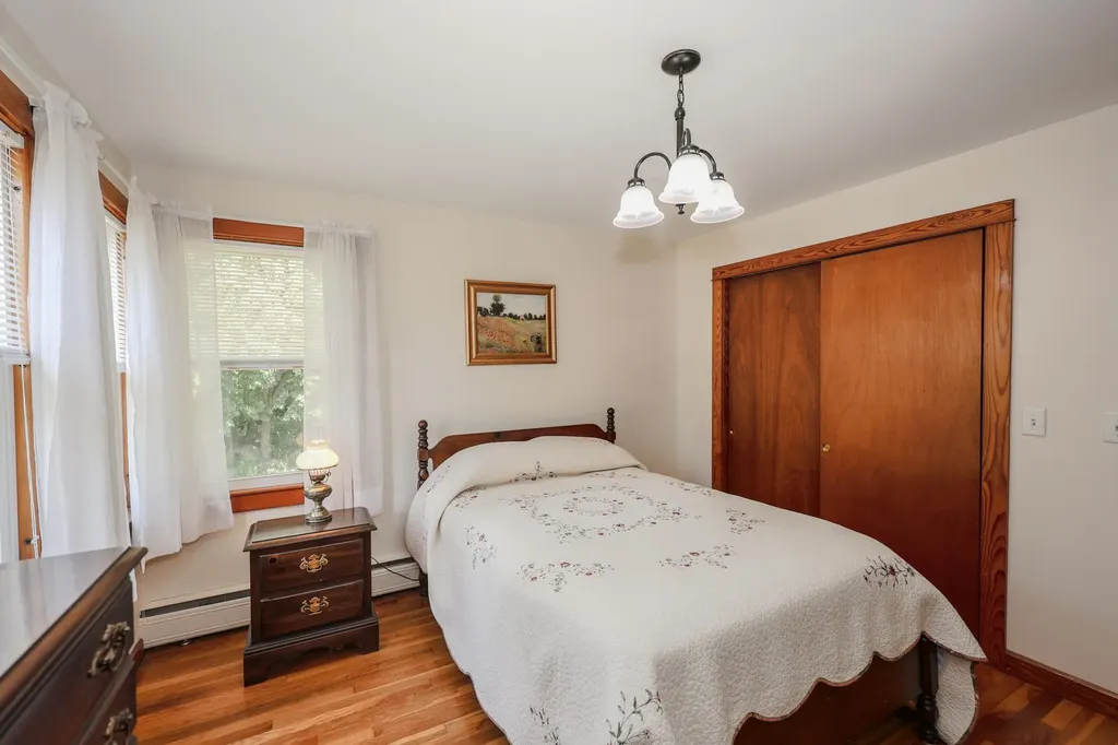 68 Robinson Road Nashua NH 03060