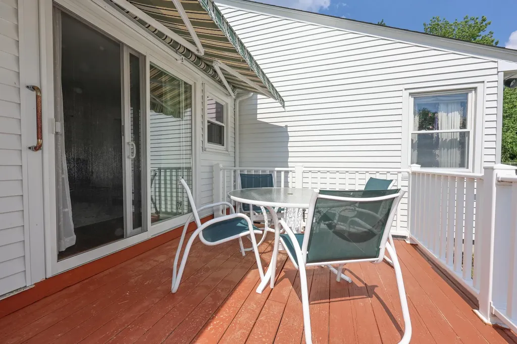 68 Robinson Road Nashua NH 03060