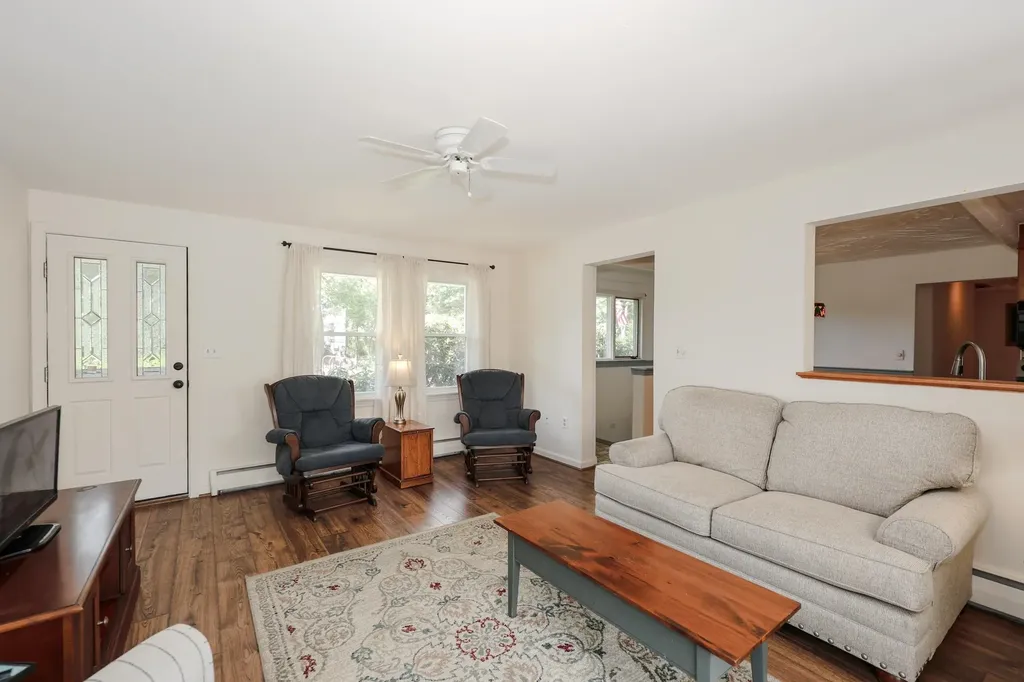 68 Robinson Road Nashua NH 03060