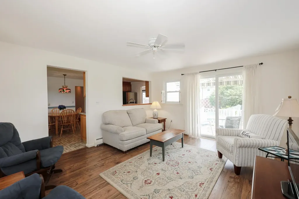 68 Robinson Road Nashua NH 03060