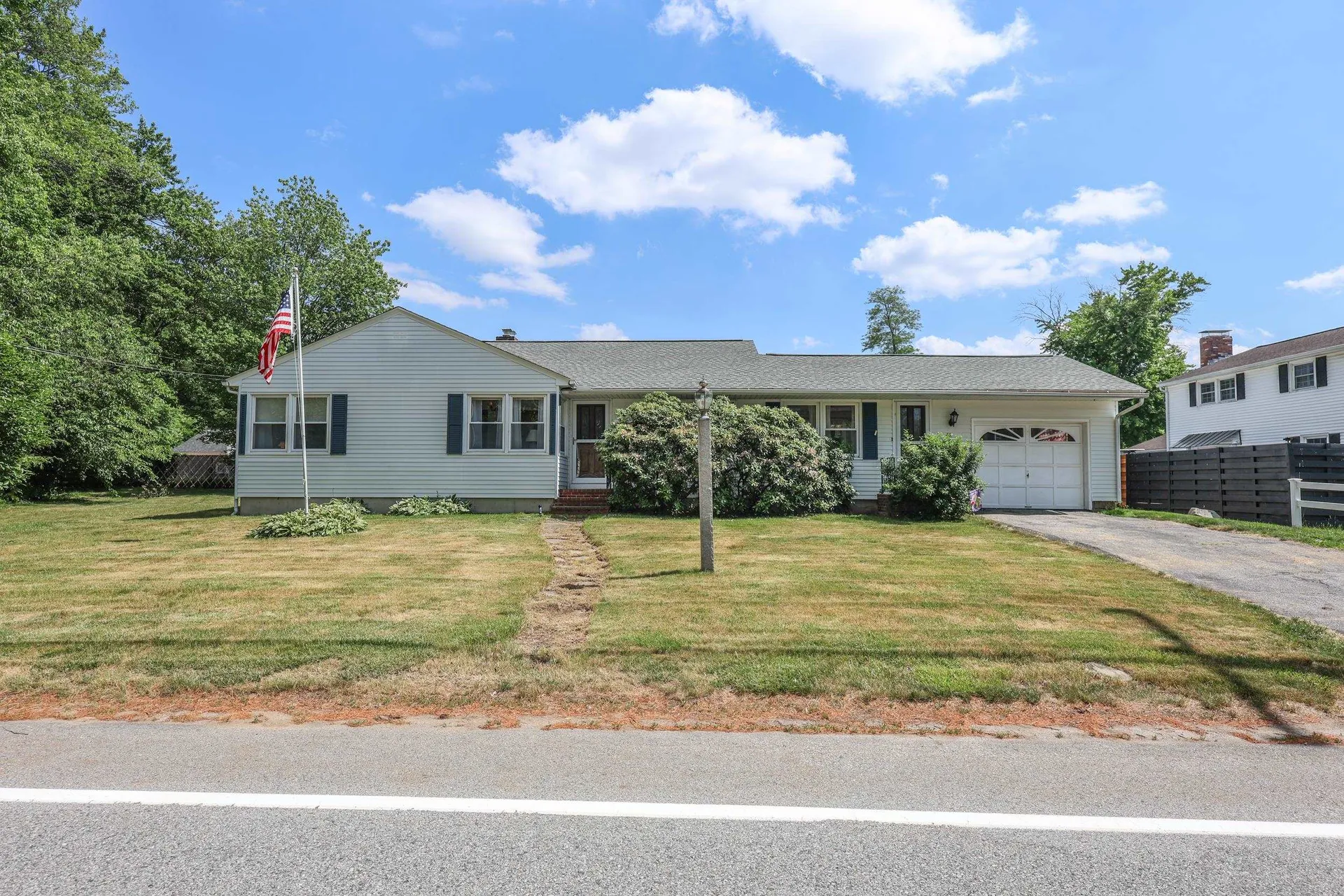 68 Robinson Road Nashua NH 03060