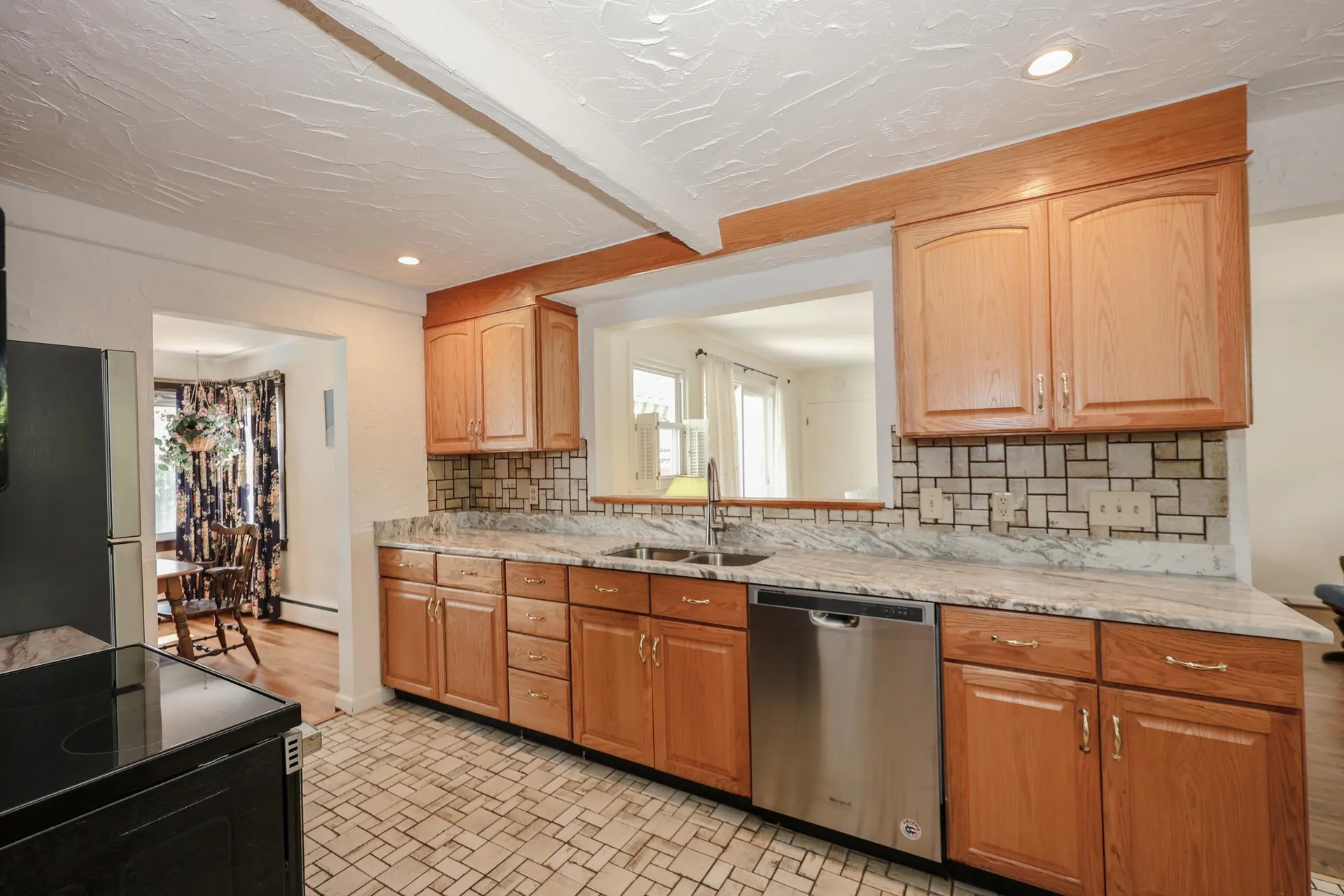 68 Robinson Road Nashua NH 03060