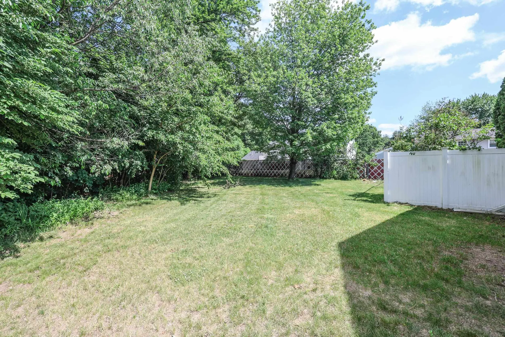 68 Robinson Road Nashua NH 03060