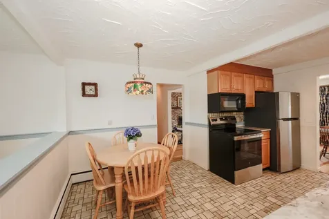 68 Robinson Road Nashua NH 03060