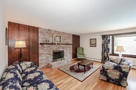 68 Robinson Road Nashua NH 03060