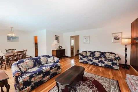 68 Robinson Road Nashua NH 03060