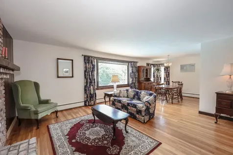 68 Robinson Road Nashua NH 03060