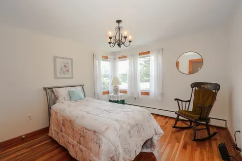 68 Robinson Road Nashua NH 03060