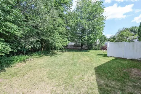 68 Robinson Road Nashua NH 03060