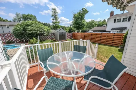 68 Robinson Road Nashua NH 03060