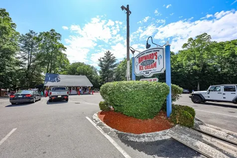 68 Robinson Road Nashua NH 03060