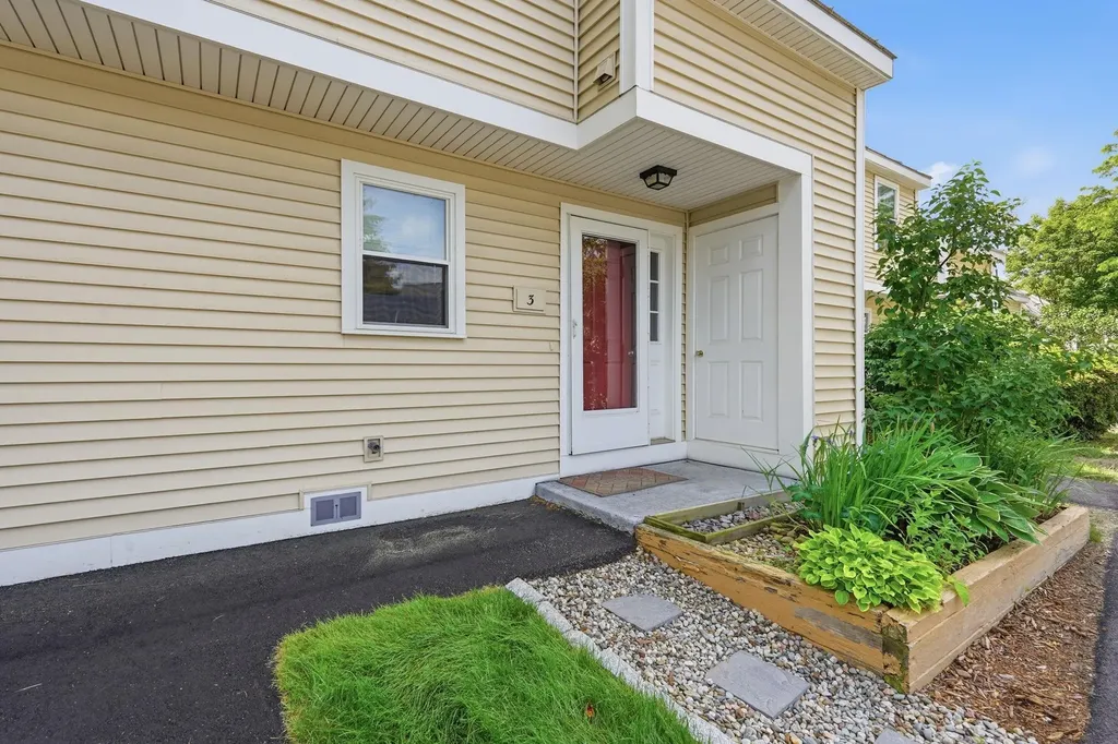 3 Bluffs Drive Concord NH 03303