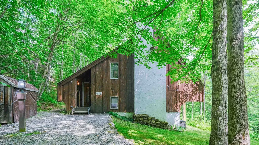 366 Crimson Hawk Road Plymouth VT 05056