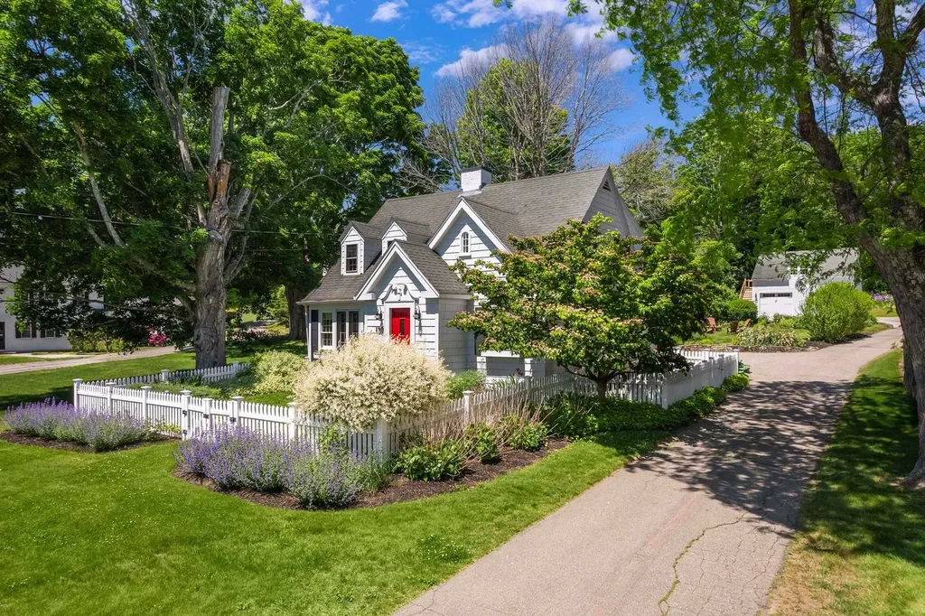 152 York Street York ME 03909