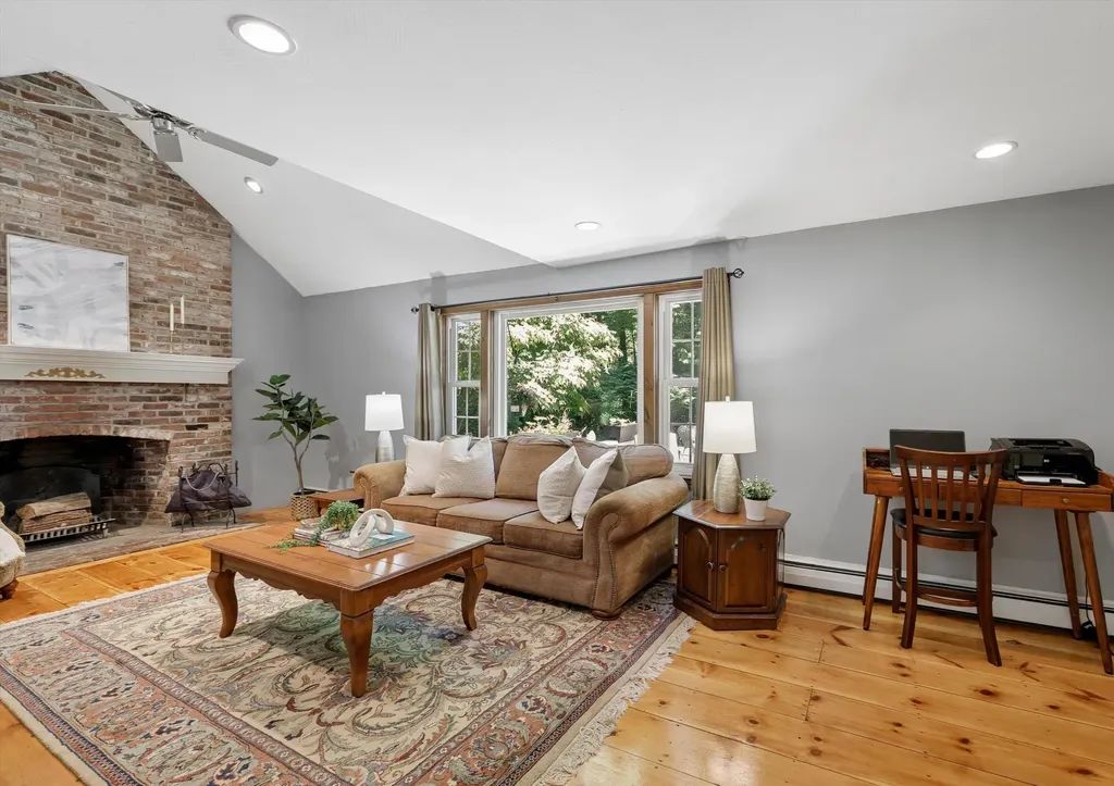 17 Candlewood Drive Amherst NH 03031