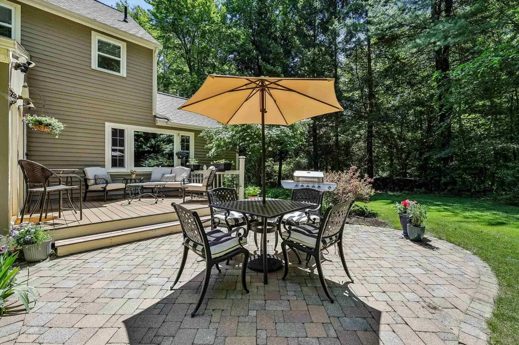 17 Candlewood Drive Amherst NH 03031