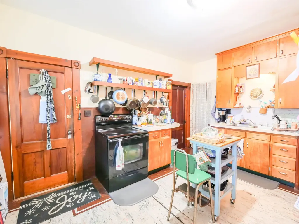 6 Tuttle Street Rockingham VT 05101