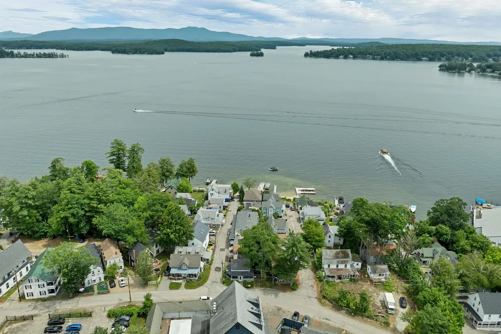 7 Baker Avenue Laconia NH 03246