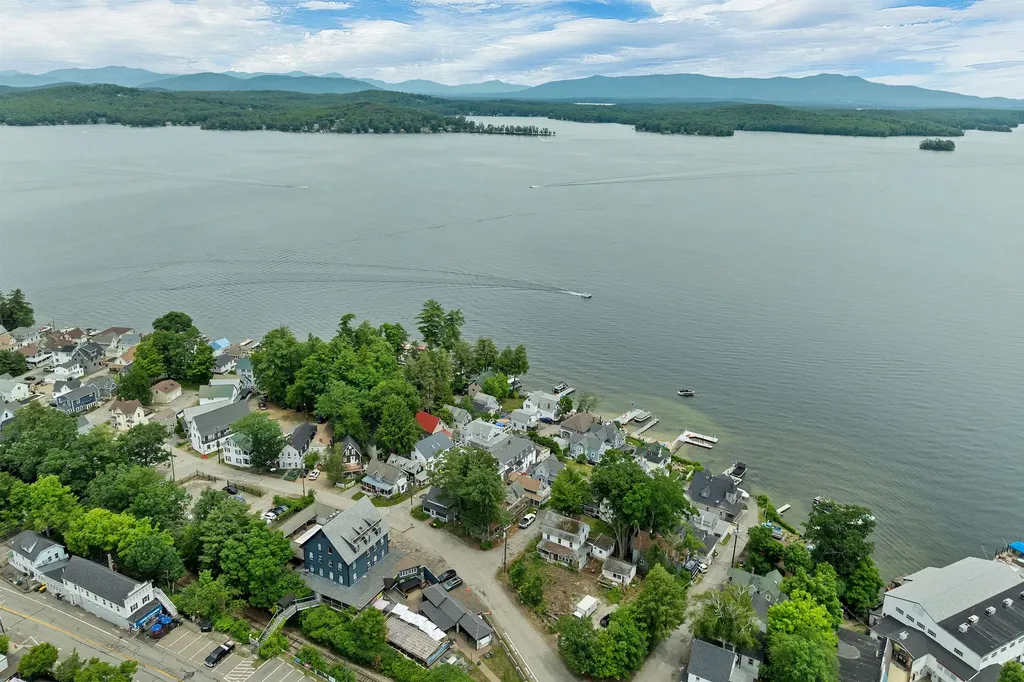 7 Baker Avenue Laconia NH 03246