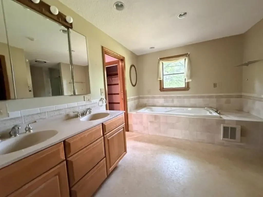 12 Olive Meadow Lane Dover NH 03820