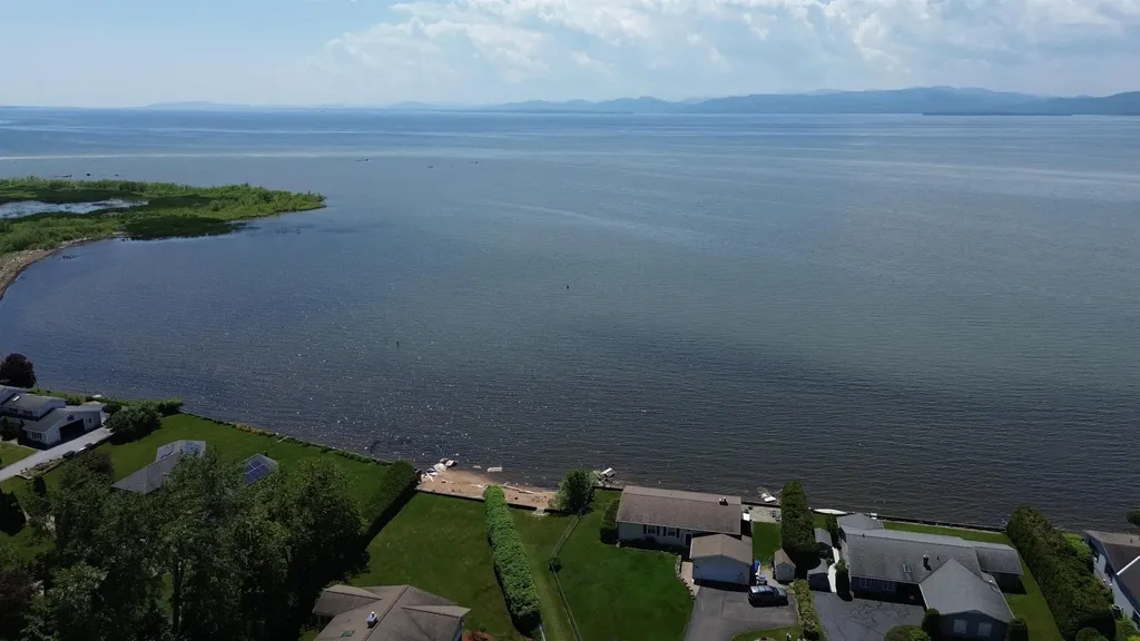 170 Biscayne Heights Colchester VT 05446