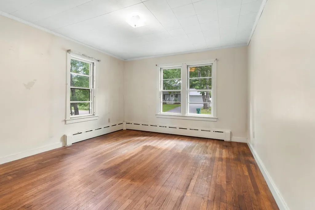 42 Oak Street Rochester NH 03839