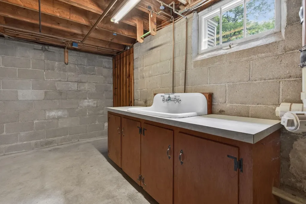 42 Oak Street Rochester NH 03839