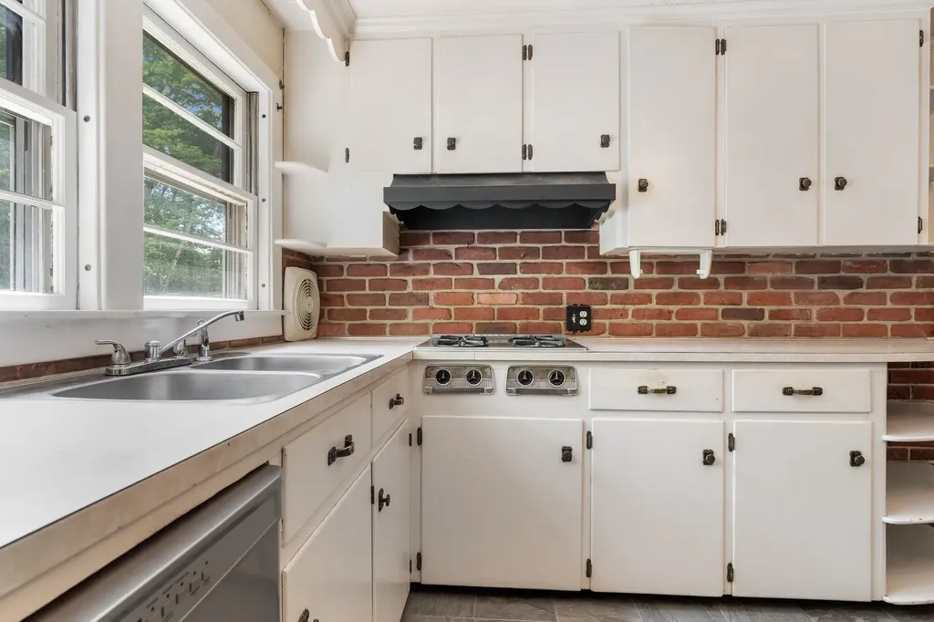 42 Oak Street Rochester NH 03839