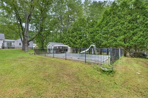 42 Oak Street Rochester NH 03839