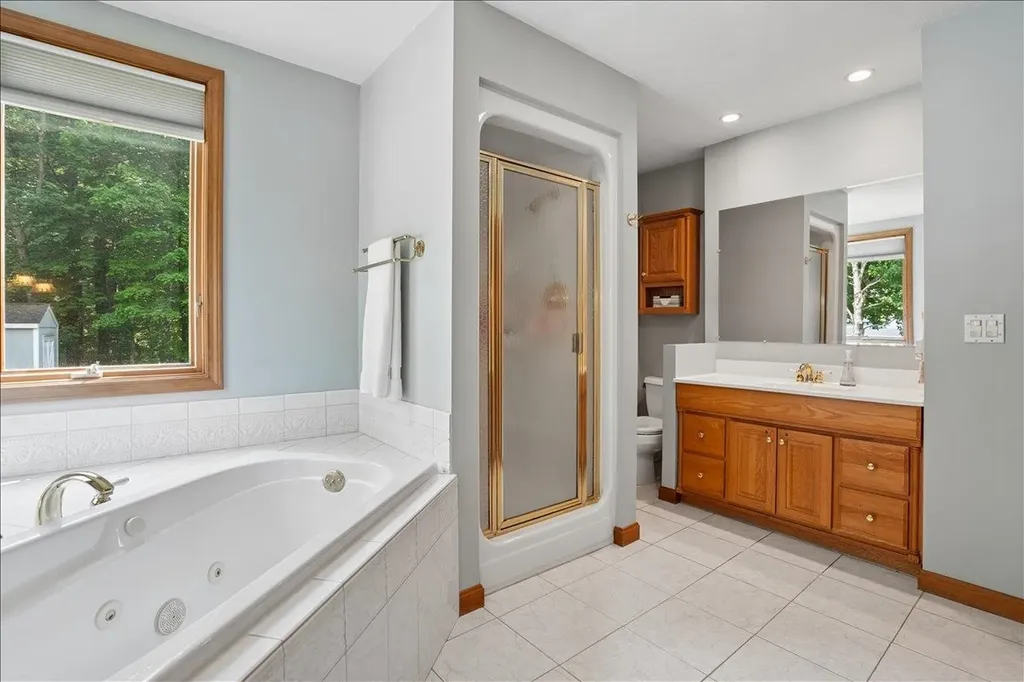 4 Gosselin Avenue Hooksett NH 03106