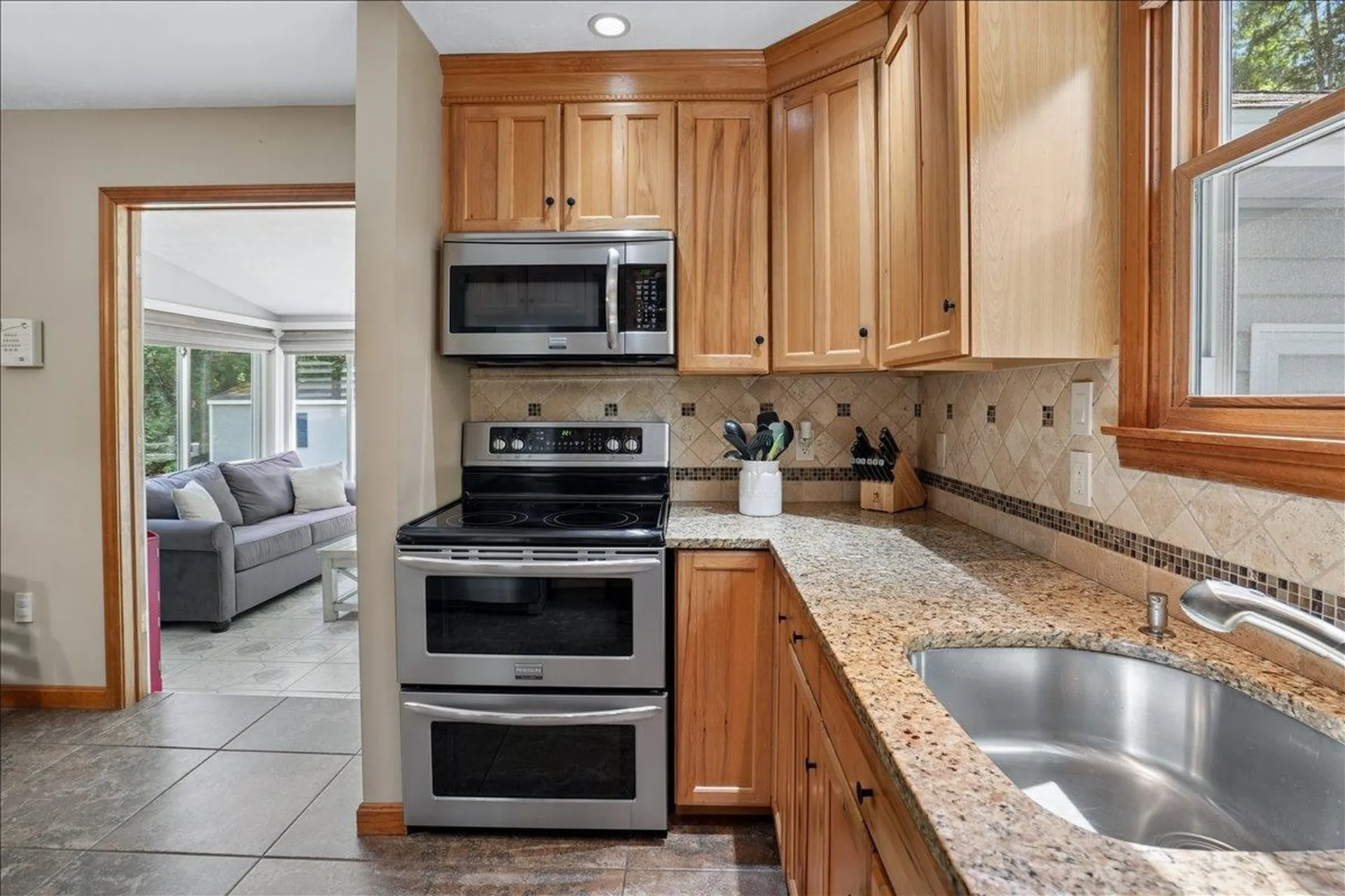 4 Gosselin Avenue Hooksett NH 03106
