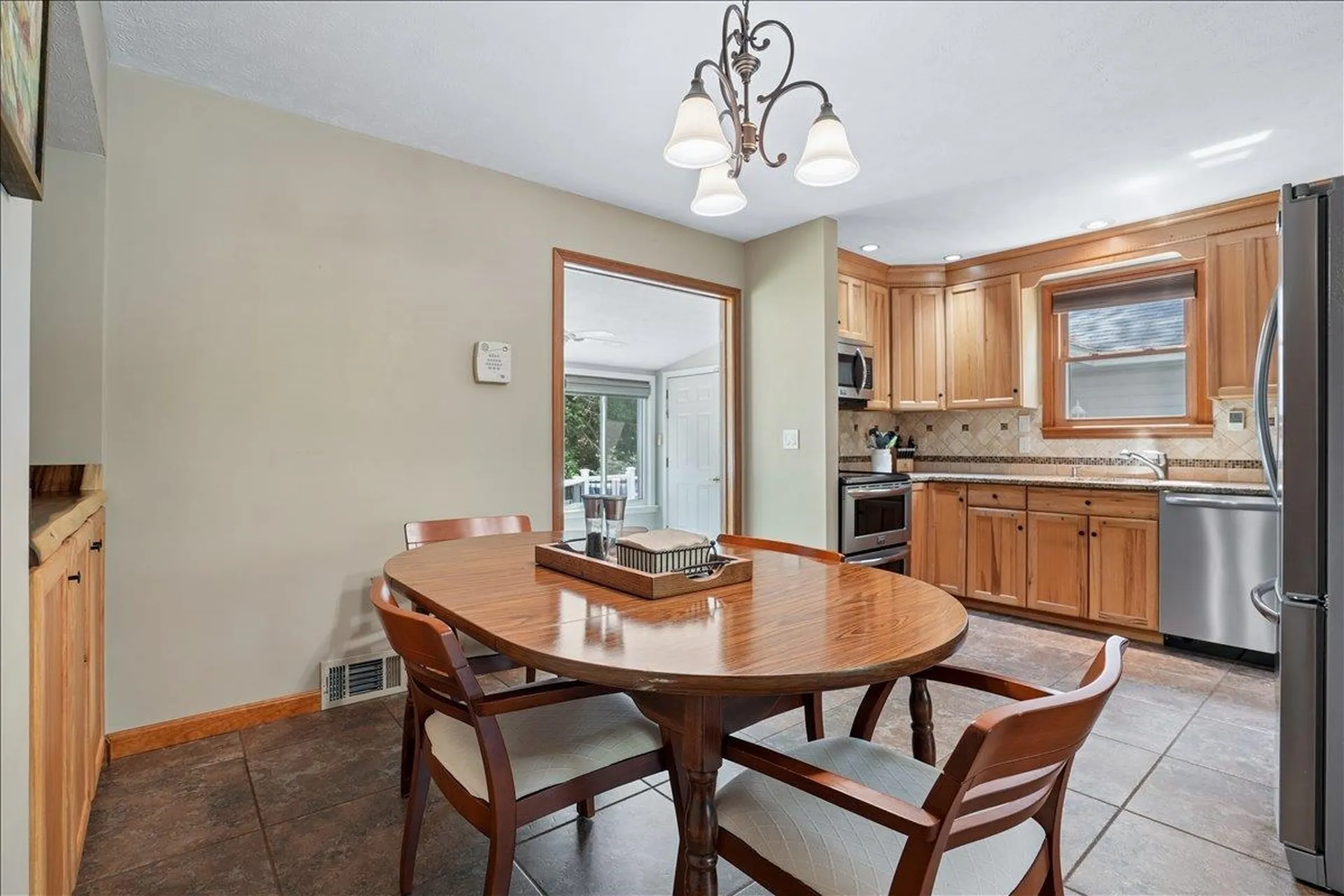 4 Gosselin Avenue Hooksett NH 03106