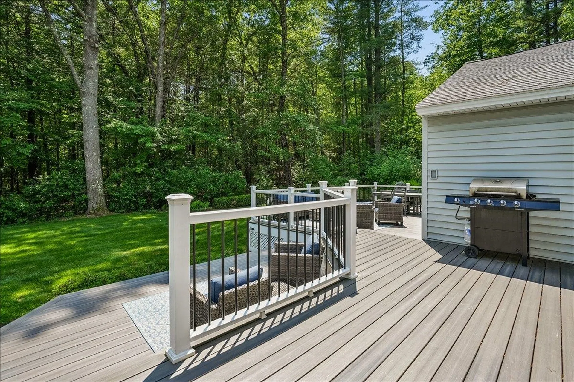 4 Gosselin Avenue Hooksett NH 03106