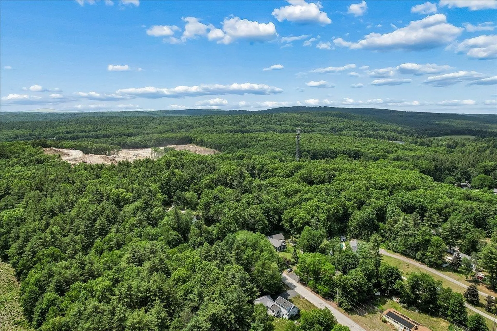 4 Gosselin Avenue Hooksett NH 03106