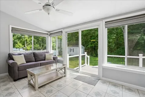 4 Gosselin Avenue Hooksett NH 03106