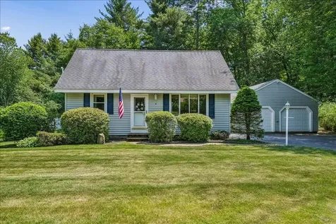 4 Gosselin Avenue Hooksett NH 03106