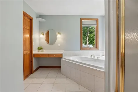 4 Gosselin Avenue Hooksett NH 03106