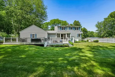 4 Gosselin Avenue Hooksett NH 03106