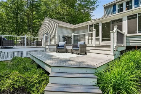 4 Gosselin Avenue Hooksett NH 03106