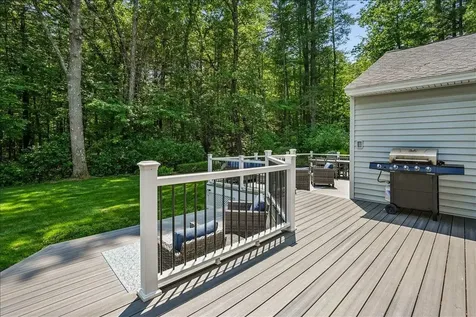 4 Gosselin Avenue Hooksett NH 03106