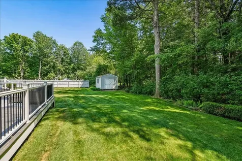 4 Gosselin Avenue Hooksett NH 03106