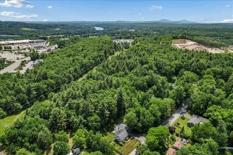 4 Gosselin Avenue Hooksett NH 03106