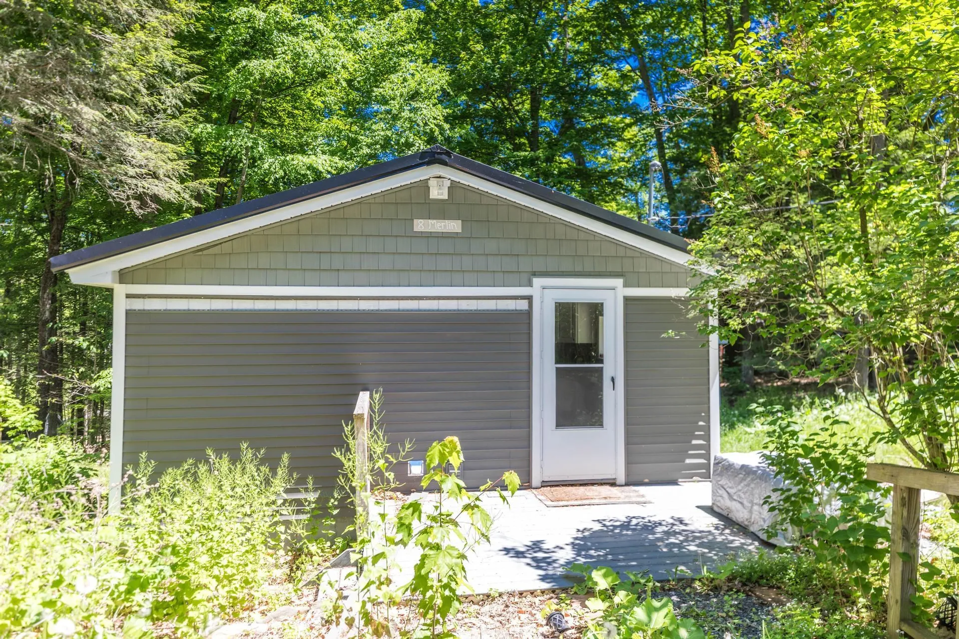 8 Merlin Road Farmington NH 08835