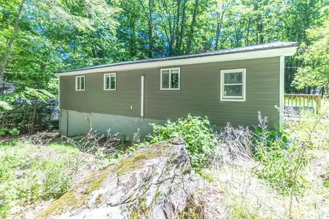 8 Merlin Road Farmington NH 08835