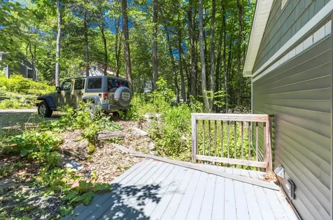 8 Merlin Road Farmington NH 08835